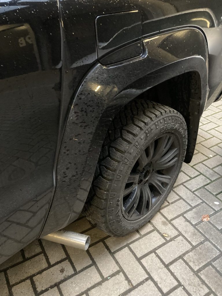 volkswagen amarok zij uitlaten