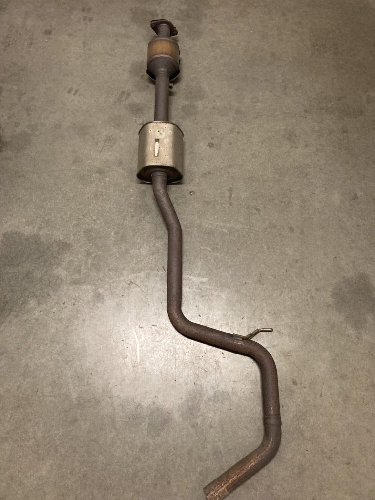 Audi A4 midden pijp met demper