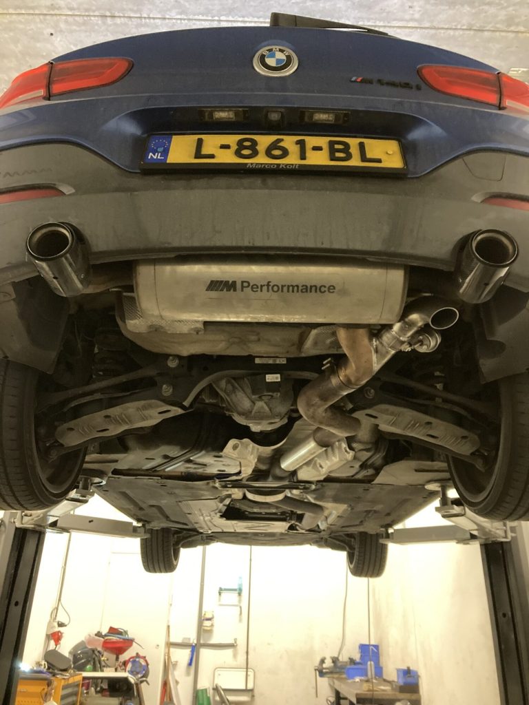 BMW m140 cut out klep en resonator delete