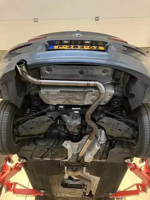 BMW 118 midden en einddemper delete