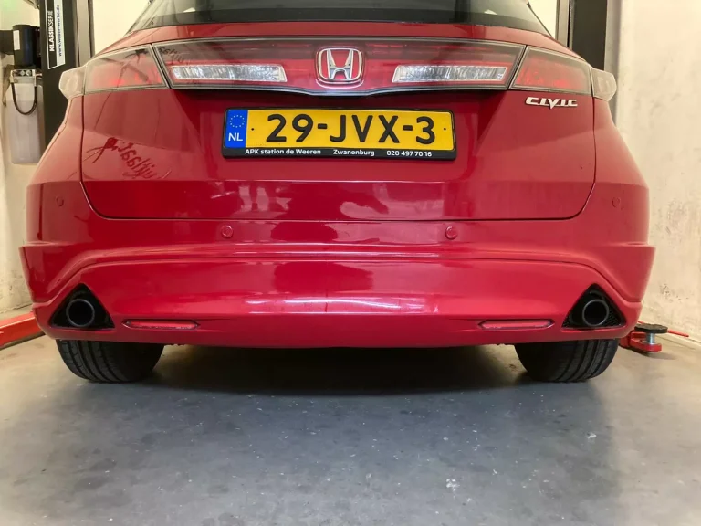 Honda Civic dubbele uitlaten
