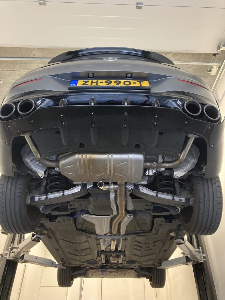 Mercedes CLA middendemper delete en cut-out klep