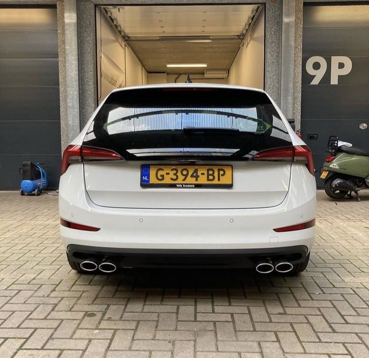 Skoda scala dubbele uitlaten